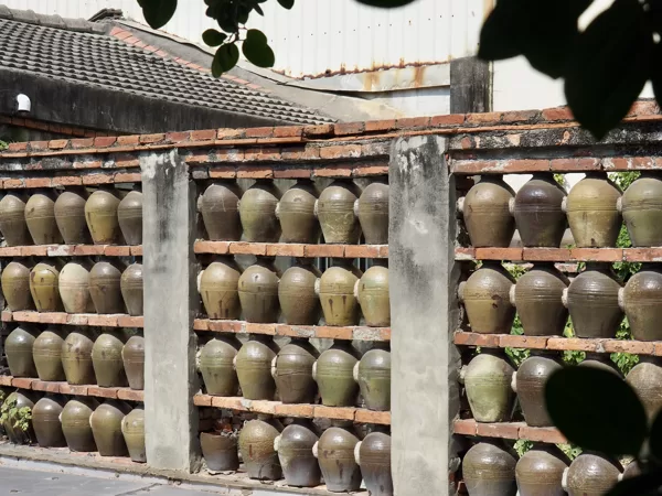 Lukang - Jar wall 
